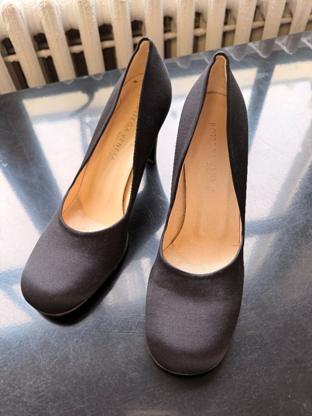 Bottega Veneta Vintage Satin Heels Sz 9 Round Toe VINTAGE 90s
